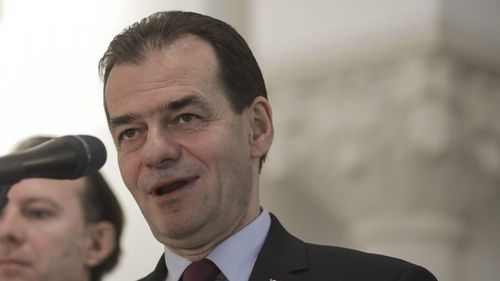 VIDEO Orban, despre amânarea creşterii salariilor pentru profesori: „E ca într-o familie, când îţi scad veniturile nu te duci să-ţi bei banii la cârciumă”