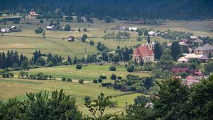 Ministerul Turismului dă startul selecţiei naţionale a satelor turistice care aspiră la titlul „Best Tourism Villages” / România va trimite 8 propuneri în competiţia Organizaţiei Mondiale a Turismului / Criteriile care trebuie îndeplinite