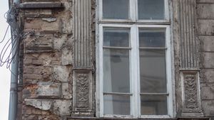 80% din locuințele românilor nu sunt asigurate cu polițe obligatorii în caz de calamitate, dar 7 din 10 români ar fi interesați să-și protejeze casele după cutremurele din februarie, susțin societățile de asigurări
