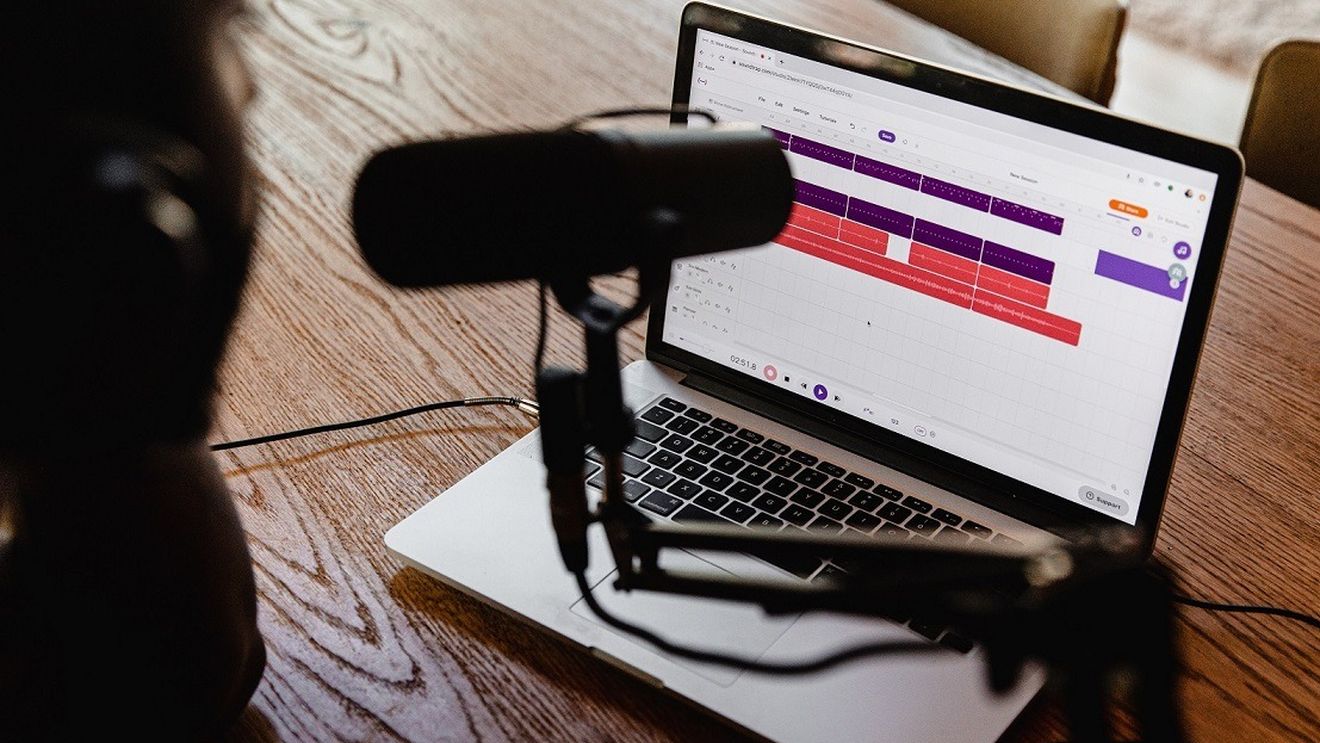 Apple a lansat aplicaţia Podcasts pentru web
