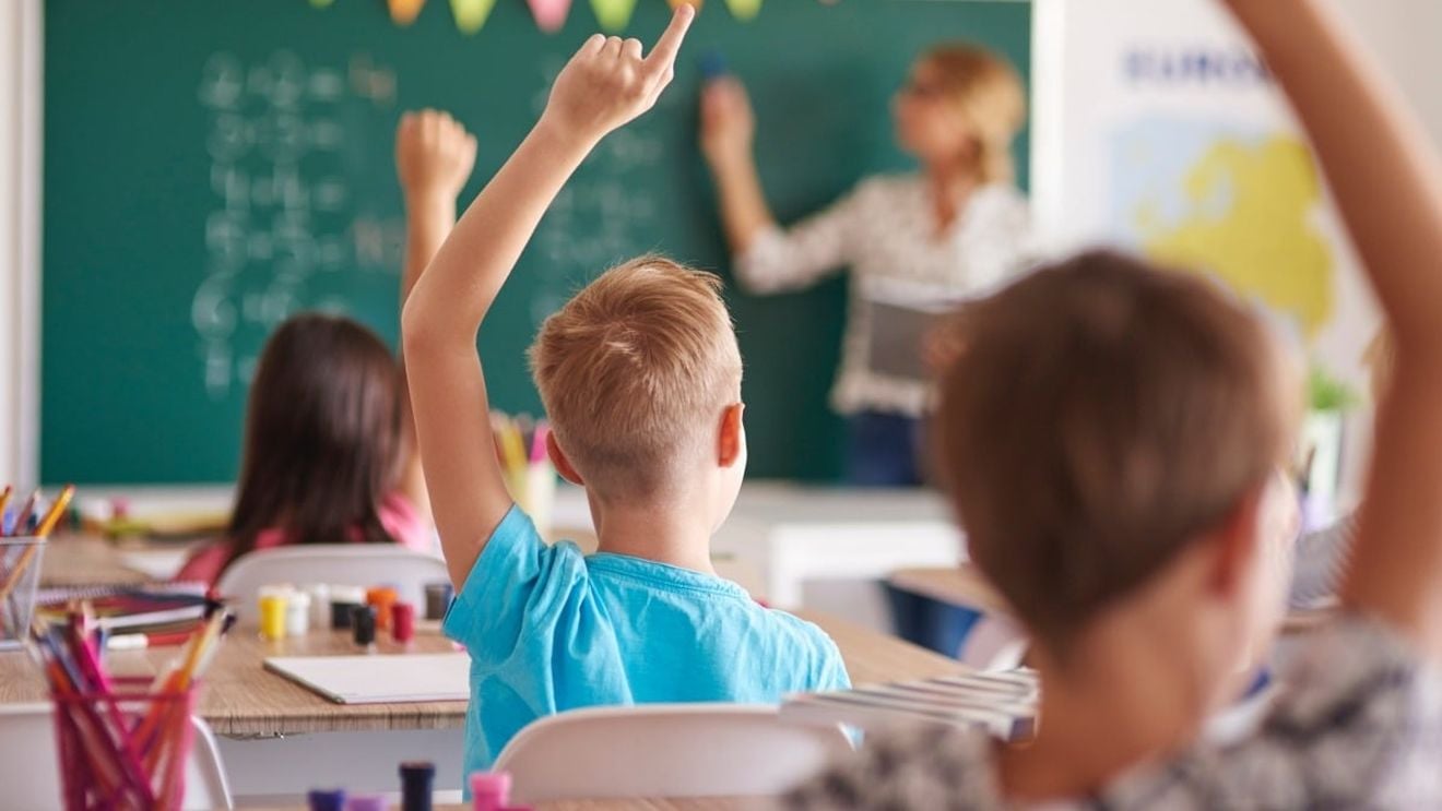 Eurostat: România, printre ţările UE cu cei mai mulţi elevi repartizaţi unui singur profesor