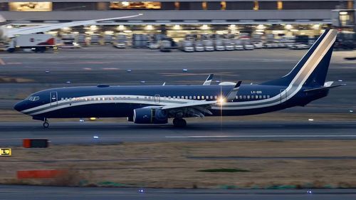 Prețul închirierii avioanelor cu care s-a deplasat Iohannis este ”o informație clasificată” / Administrația Prezidențială explică de ce președintele Iohannis zboară cu aparate închiriate: Din 2010 ROMAVIA a intrat în insolvență, iar din 2013 TAROM a introdus cele două avioane destinate zborurilor speciale în programul normal de zboruri