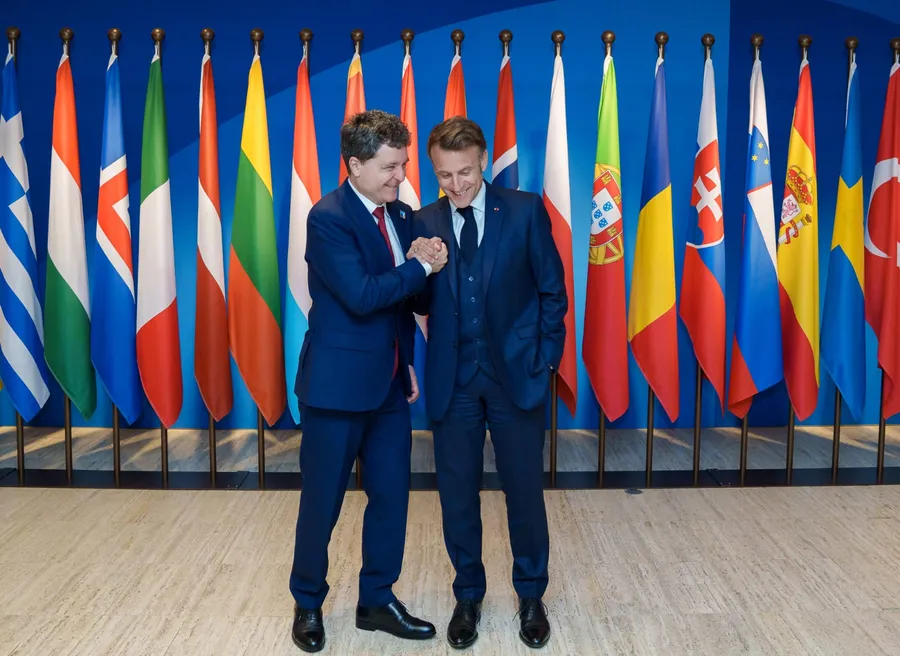Nicușor Dan si Emmanuel Macron 2