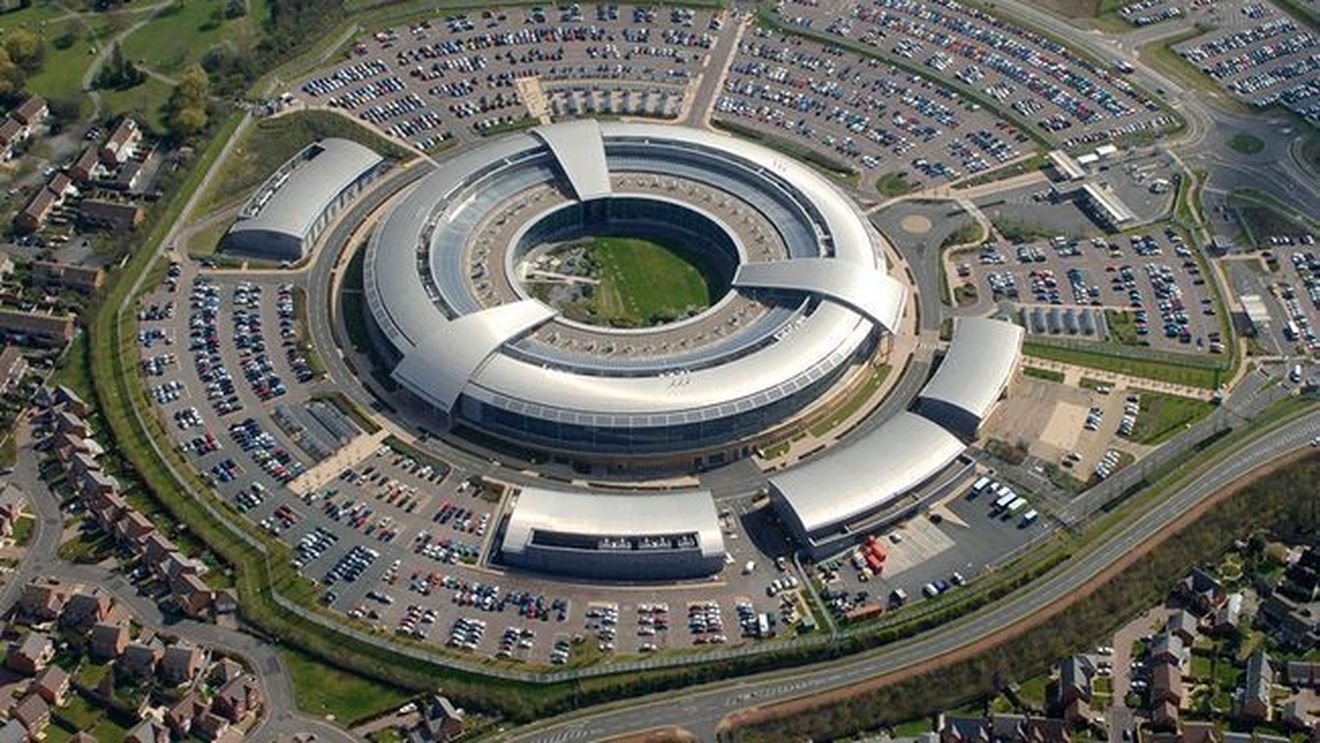 Marea Britanie va dezlănțui o armată de hackeri împotriva lui Putin: „Tastatura a devenit o armă de război”