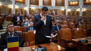 AUR: Pensiile speciale sunt privilegii, iar modalitatea de numire a judecătorilor CCR trebuie îmbunătăţită