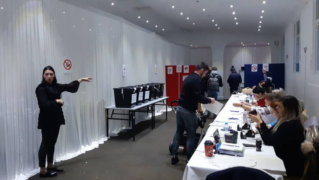 Românii din UK, cei mai activi din diaspora. Au votat cu 40% mai mulți decât în primul tur