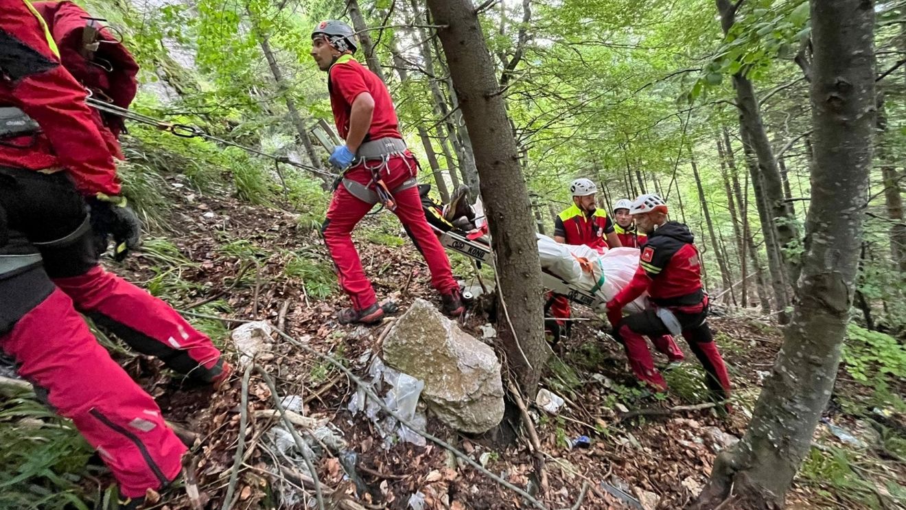 Un turist dat dispărut în Sinaia, găsit decedat într-o râpă