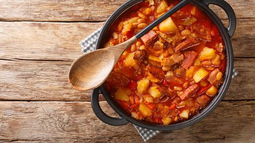 Zastoch: o supă de la Triest, la granița dintre Italia și Slovenia, ideală când vine frigul. Conține cartofi, fasole și dovleac și arată mai mult ca o mâncare scăzută