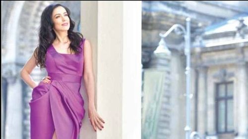 Un nou derapaj marca Olivia Steer: Susține că pacienții cu COVID-19 mor ”sufocați și însetați”, uciși de ”protocoalele criminale ale OMS” și cu ”complicitatea criminală a eroilor din linia întîi” și îndeamnă la protest