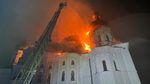 Catedrala Adormirii Maicii Domnului din Kiev, în flăcări după un atac rusesc / E una dintre cele mai vechi biserici din creștinismul răsăritean