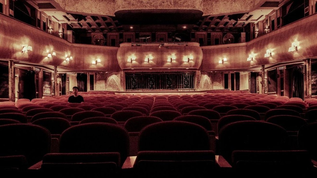 Autorităţile din Arad au anulat inclusiv spectacolele online, pentru că implicau adunarea artiştilor