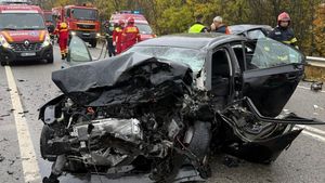 UPDATE Doi morți în Dolj, în urma unui accident / O altă persoană este încarcerată, inconștientă