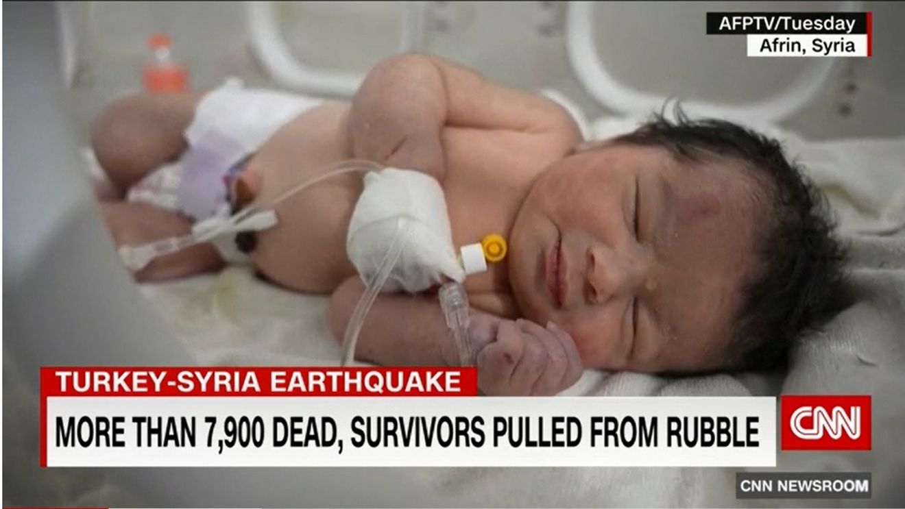 Aya, bebeluşul-miracol al cutemurului din Siria, a fost mutat într-un loc secret din cauza riscului de a fi răpit