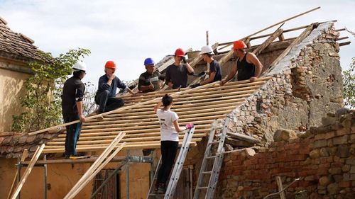 VIDEO Premiu european pentru protejarea patrimoniului câștigat de Ambulanța pentru Monumente, un proiect de salvare a caselor din Transilvania