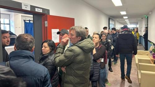 BEC avertizează că e interzisă prezentarea sondajelor realizate la ieșirea de la urnele de vot, înainte de închiderea votului