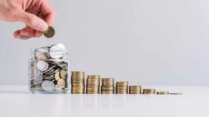 Cum vrea Guvernul să taxeze pensiile speciale: 10% impozit peste 2000 de lei, 30% între 7000 și 10.000 de lei