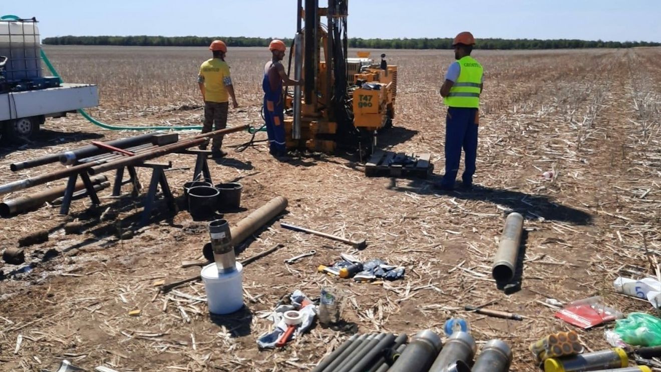 Autostrada „Unirii” A8 Târgu Mureş – Iaşi – Ungheni. CNAIR a semnat contracte de proiectare pentru întreaga autostradă