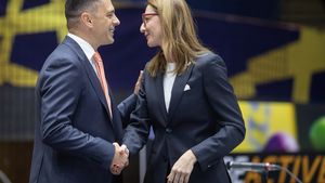 Toate schimbările care intră în vigoare la 1 iulie: scumpiri la carburanți și gaze, salariu minim mai mare, scădere ușoară a ratelor la credite, amenzi la eFactura, impozit de 70% pe venituri neidentificabile