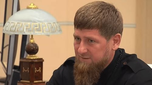 Liderul autoritar cecen Ramzan Kadîrov s-a deplasat la Mariupol pentru a-şi încuraja trupele angajate de partea Rusiei, în asaltul asupra Ucrainei