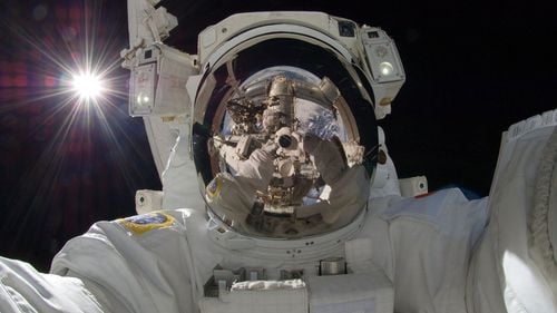 Efectele pe care explorarea spațiului cosmic le poate avea asupra societății, convingerilor politice și religioase ale oamenilor – obiectul unui curs universitar “altfel”, în SUA