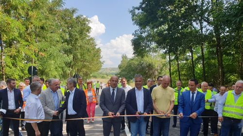 A fost inaugurat „Drumul de sub Munte” din Ţara Făgăraşului, care uneşte comunităţile locale și va contribui la fluidizarea traficului din zona DN1 Sibiu - Braşov