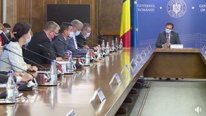 Orban: Suntem într-un moment de cumpănă. Putem să oprim creșterea numărului de cazuri, prin mobilizarea tuturor instituțiilor / Premierul cere controale „fără milă” și amenzi drastice pentru nerespectarea măsurilor de protecție și a restricțiilor