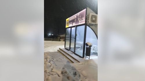 O comună din Prahova are stații de transport în comun încălzite / Se închid la miezul nopții și se redeschid la ora 5 dimineața