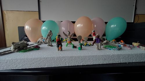 Reportaj: Legătura dintre o fostă corporatistă care își caută proiecte cu mai mult sens, plastilina și educația petru non-violență/ „Tindem să ne pese mai mult de ce ne pasă nouă decât de ceilalți” / „Nu mușamalizați, nu ascundeți, nu dați deoparte” (P)