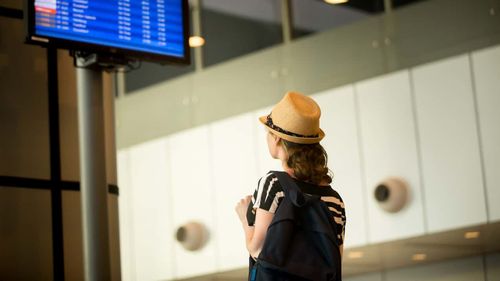 Barometru IMAS / De ce pleacă tinerii din țară: neîncrederea în autorități, corupția, nivelul de trai scăzut