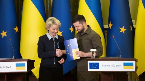 Ursula von der Leyen, în vizită la Kiev, înainte de anunțul oficial privind începerea negocierilor de aderare: Mă aflu aici pentru a discuta despre calea Ucrainei către aderarea la UE