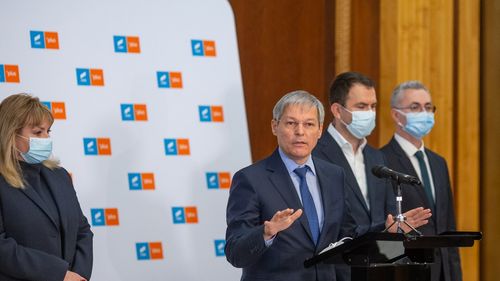 Cioloş, după ce a fost atacat la Congresul USR: Am făcut și eu greșelile mele. Dar dacă domnii Drulă și Orban nu și le asumă pe ale lor, nu vom avansa în asanarea politicii românești. Problema era că și Florin Cîțu s-a dovedit la fel de slab și problematic cum se dovedise a fi și Ludovic Orban