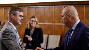 Premierul Bolojan s-a întâlnit cu reprezentantul SUA la București și conducerea Camerei de Comerț Americane. Mediul de afaceri a cerut reforme structurale rapide