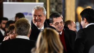 Adrian Năstase își câștigă pensia specială în instanță / Camera Deputaților trebuie să-i achite aproximativ 80 de mii de lei