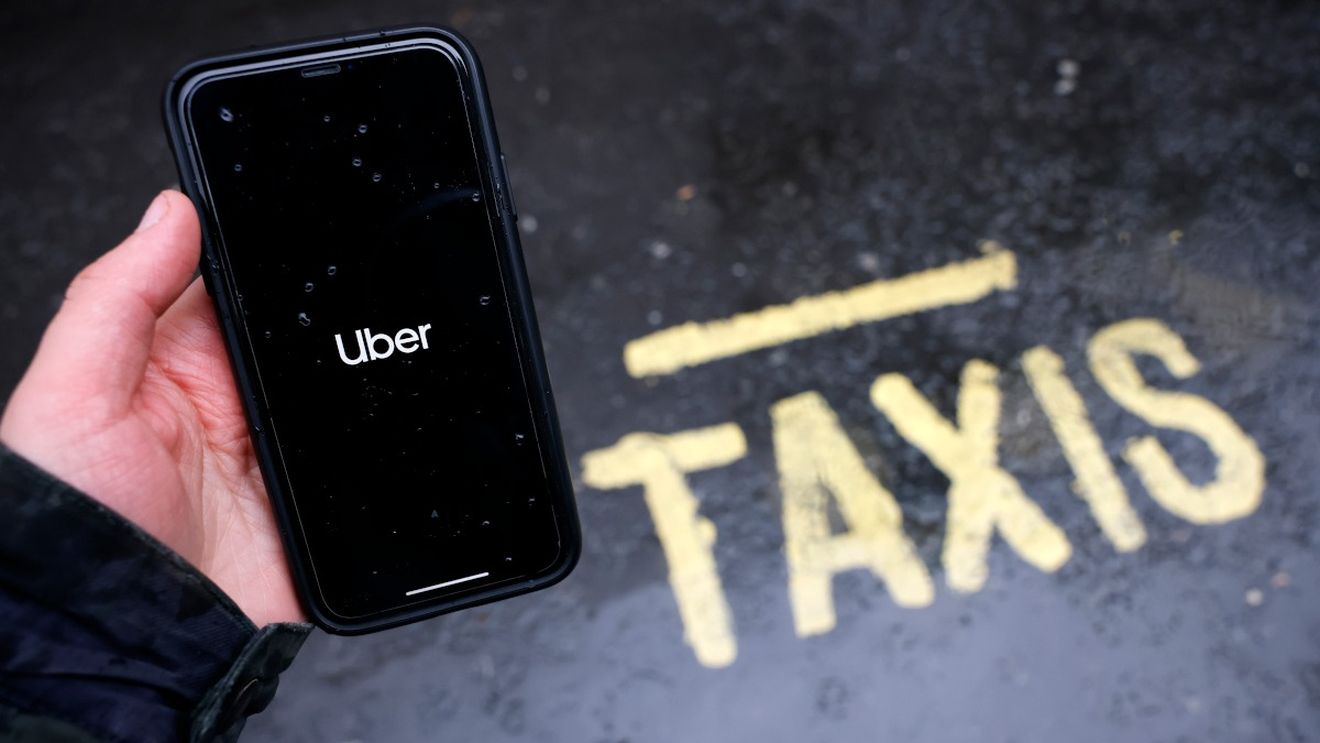 Uber le oferă curse gratuite adolescenţilor din SUA şi Canada care au picat examenul pentru permisul de conducere