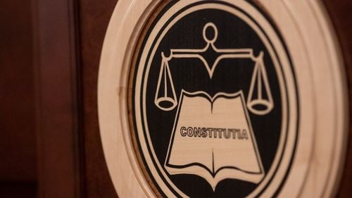 CCR a amânat pentru ora 21.00 verdictul pe contestaţiile depuse privind candidaturile lui Mircea Geoană şi Ludovic Orban la alegerile prezidenţiale / Contestaţiile care îi vizează pe Nicolae Ciucă şi Kelemen Hunor, respinse