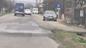 Străzi pline de dejecții într-o comună din Prahova / Noua rețea de canalizare este nefuncțională / Primar: „Bănuiesc că sunt oameni care s-au racordat clandestin la rețeaua nouă”
