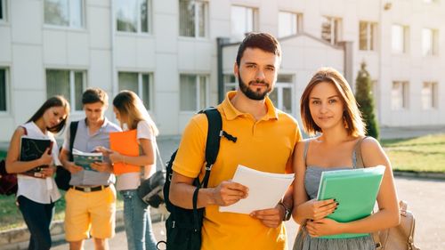 STUDIU Piața închirierilor de locuințe private pentru studenți va crește în următorii ani / Costurile de cazare sunt cuprinse între 150 și 300 de euro pe lună / Investitorii și-au extins afacerile în România și Serbia