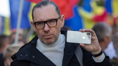 Un eveniment organizat în Piața Victoriei de naistul Nicolae Voiculeț, un apropiat al partidului extremist AUR și promotor al discursului extremist, promovat de Institutul Cultural Român / Șeful ICR: „Vom retrage imediat toate anunțurile. Nu suntem parteneri la eveniment. E regretabil ce s-a întâmplat”