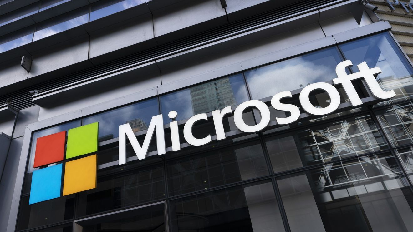 Microsoft concediază doi angajaţi după ce au pătruns în biroul preşedintelui companiei, în cadrul unor proteste legate de folosirea tehnologiei companiei în războiul Israelului în Gaza
