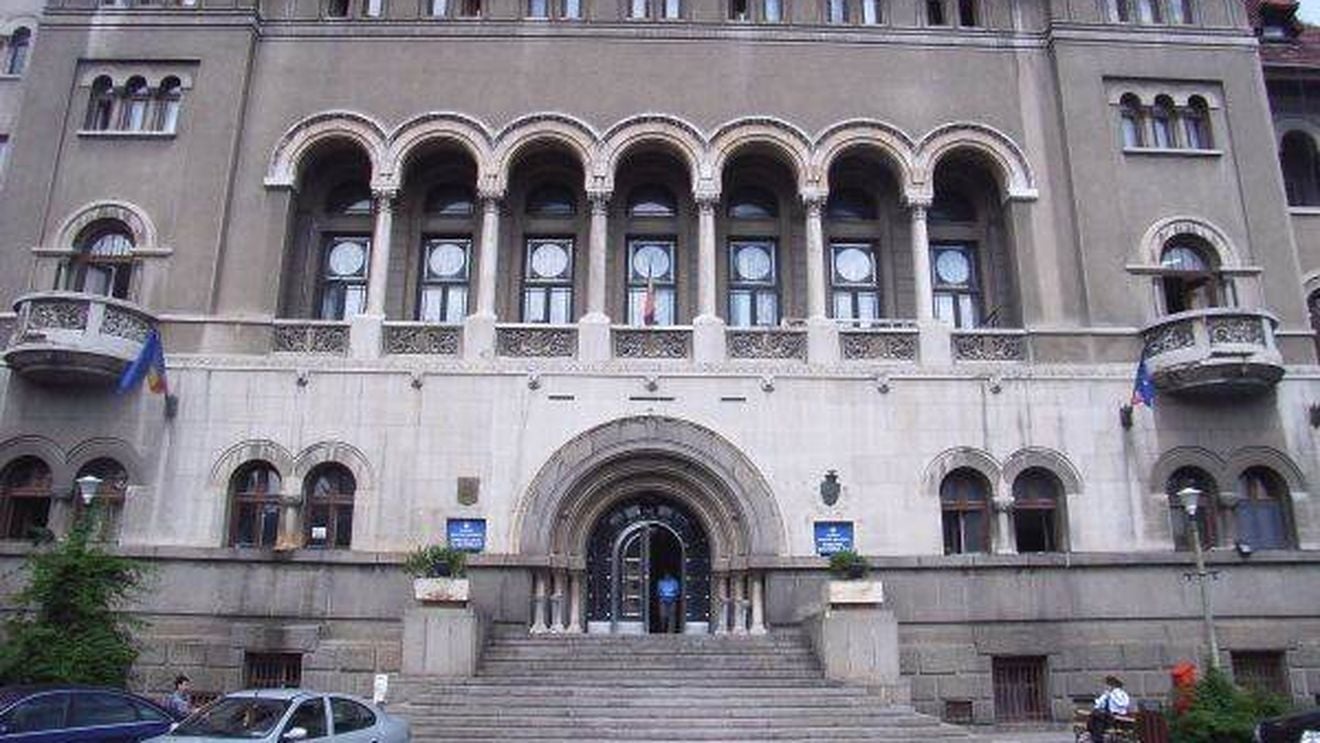 EXCLUSIV Romprest a pus poprire pe banii făcuți de toate piețele și de alte active imobiliare din Sectorul 1. Operatorul de salubritate are de recuperat 89 de milioane lei și penalități pentru facturi neplătite încă din 2019 / Clotilde Armand: „Da, se poate. Încă nu am schimbat banca”