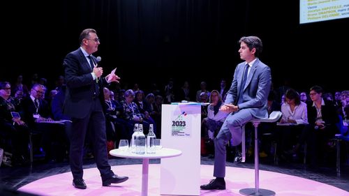 De abia numit în funcția de prim ministru al Franței, Gabriel Attal se confruntă deja cu un potop de atacuri antisemite, homofobe și conspiraționiste