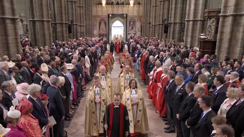 FOTO Creatoarea de modă Irina Schrotter dezvăluie că a asigurat ținutele purtate de Carmen Iohannis și Principesa Margareta, la ceremonia încoronării regelui Charles al III-lea