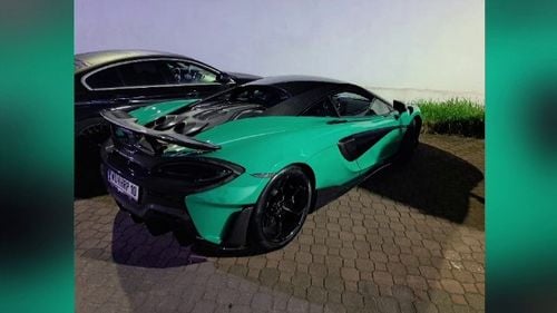 Șofer drogat la volanul unui bolid de 260.000 de euro, prins pe străzile din Arad. Mașina avea numere false