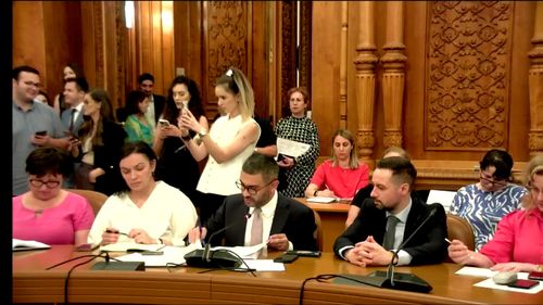 Ministrul Muncii anunță că pachetul de solidaritate ”merge înainte” după ce comisiile de muncă din Parlament au votat amendamentul PSD