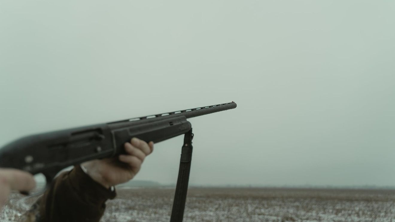 Un bărbat din Timiș și-a împușcat bunicul în cap, accidental, cu o armă de vânătoare