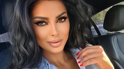 Cine este Raluca Paraschiv, specializată în dansuri orientale și machiaj, absolventă de Spiru Haret, angajată într-o companie de stat din sistemul energetic