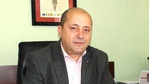 Remedii pe care le proupune un primar PSD din județul Maramureș, localnicilor: Durerea de gât dispare după o gargară cu apă sărată, mierea de albine şi celelalte produse apicole sunt cel mai bun antibiotic