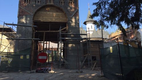 Cine restaurează cu fonduri europene mănăstirile Secu și Sihăstria din județul Neamț: un fost deputat în Adunarea Națională Bisericească / un om de afaceri anchetat pentru evaziune