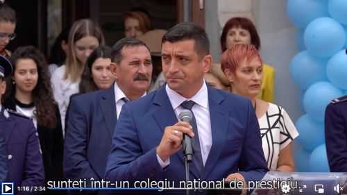 Edupedu.ro a câștigat definitiv procesul cu extremistul George Simion. Fostul candidat la președinție a pierdut acțiunea intentată în instanță după ce publicația a arătat că el a folosit elevi în propaganda politică și l-a descris drept urmașul legionarului Zelea Codreanu