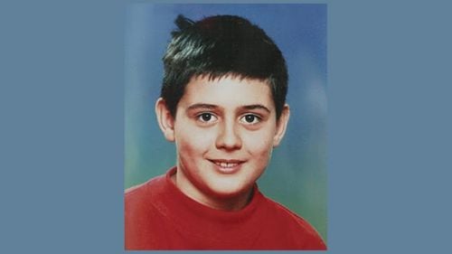 După 24 de ani e identificat criminalul care a ucis un copil, în Ungaria / Nu poate fi pedepsit pentru că fapta s-a prescris / Mama lui Tamás: ”Acceptăm moartea fiului nostru, dar suntem incapabili să-l aducem pe criminalul său în fața justiției”